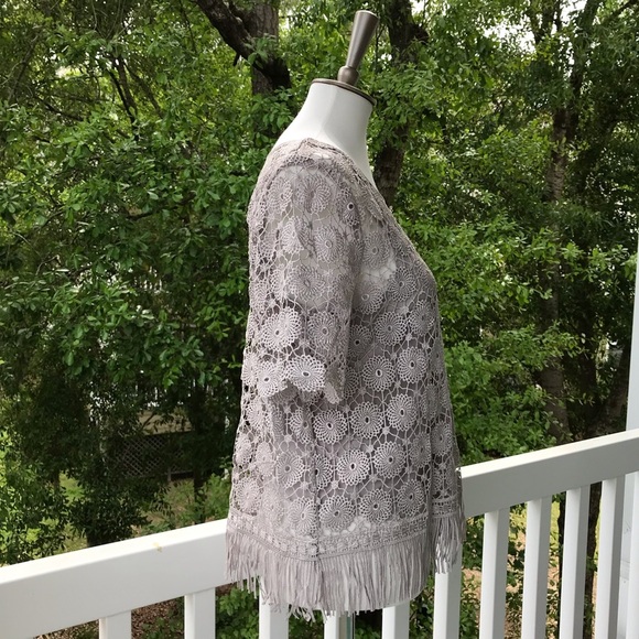 Ella Moss Gray Crochet Overlay Short Sleeve Blouse | Size Medium - Picture 5 of 8